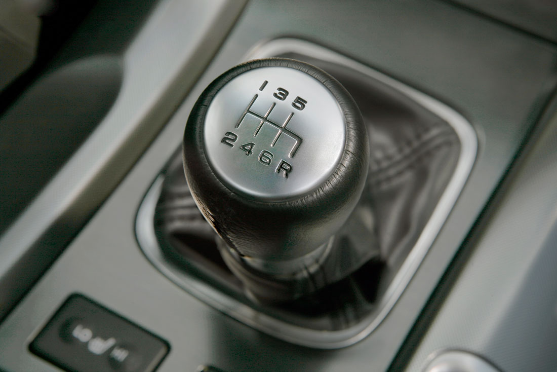 5 Habits To Avoid When Driving A Manual Car | Have A Look