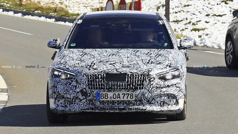 New Mercedes-Maybach S Class Spied