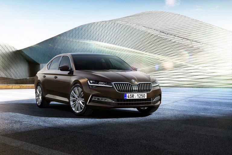 2020 Skoda Superb Facelift Launched! Starts at Rs. 29.99 Lakhs