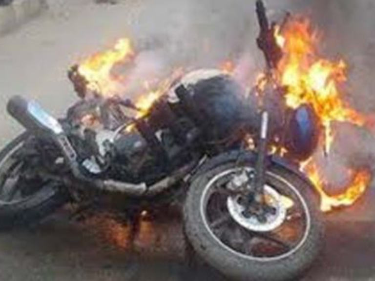 Man Sets Bike On Fire Because Of Motor Vehicle Act [Watch Video]