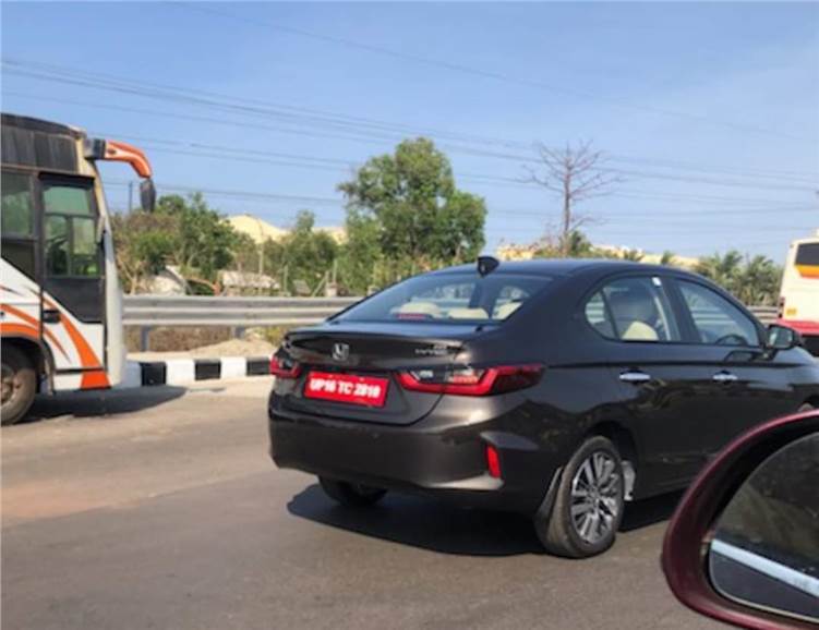 2020 Honda City spotted undisguised! Launch Soon?