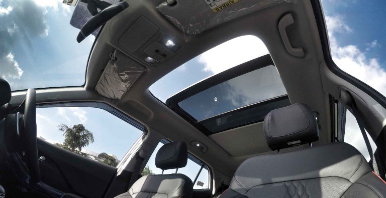 10 Car Features that Indians are Obsessed with | From The Sunroof to Running Indicators