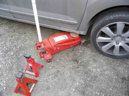 This Is How You Should Actually Safely Jack Up Your Vehicle