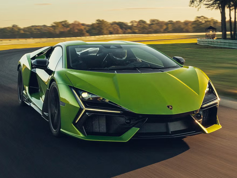 Lamborghini Revuelto