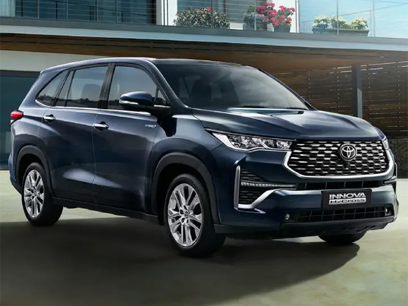 Toyota Innova Hycross