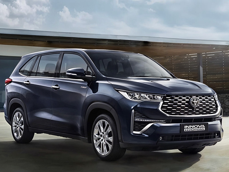 Toyota Innova Hycross