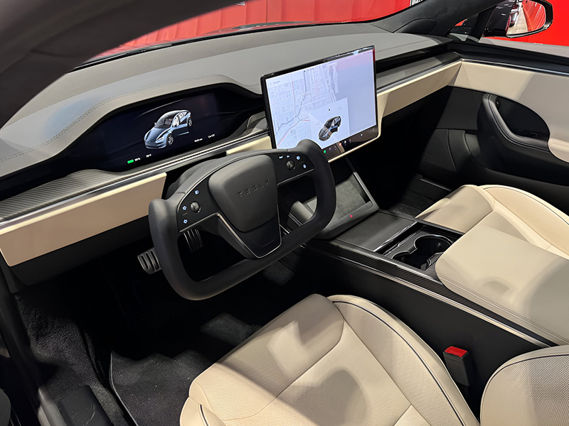 Interior Features of the Tesla Model S Plaid